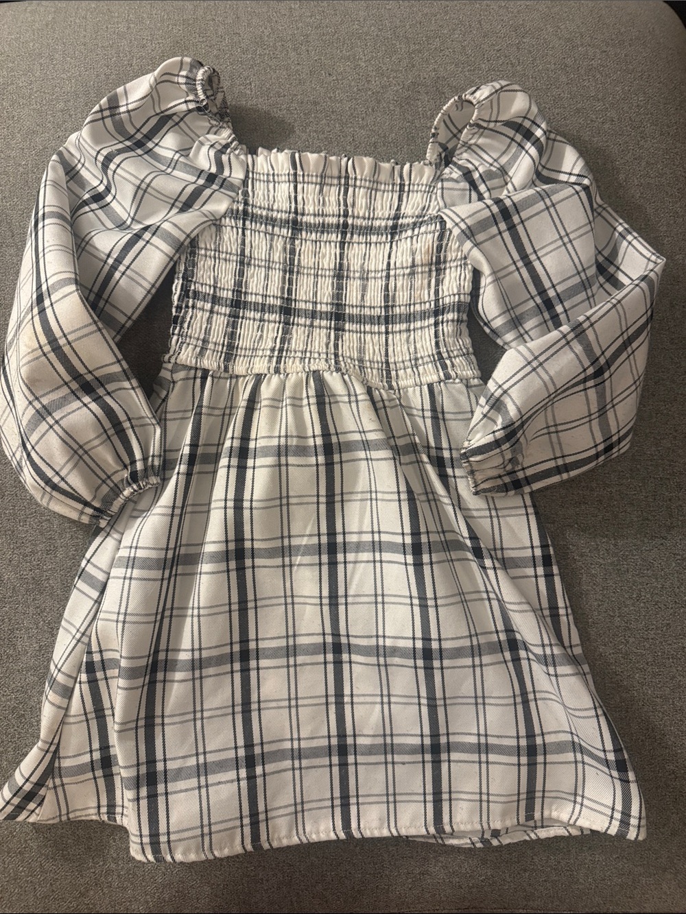 5/$15- Girls White and black Plaid Smocked Dress